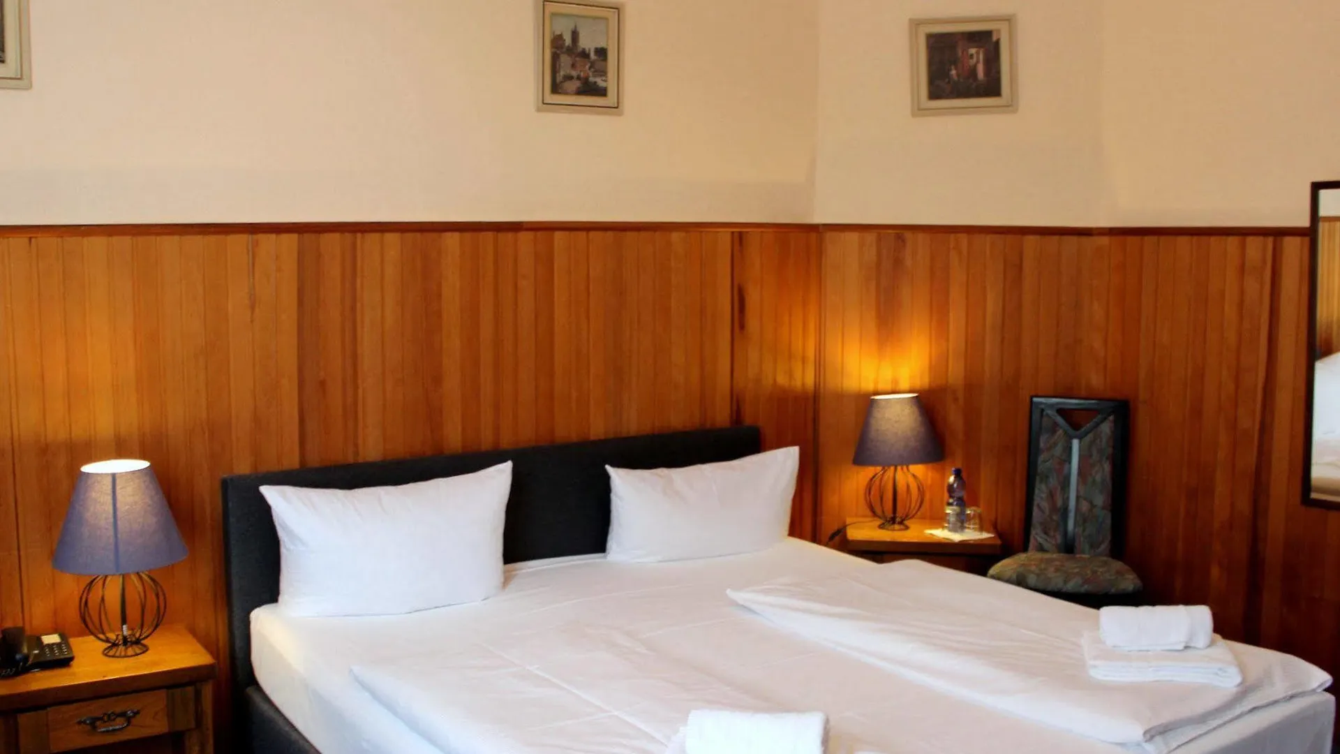 ברלין Hotel-Pension Rheingold Am Kurfuerstendamm 2*,