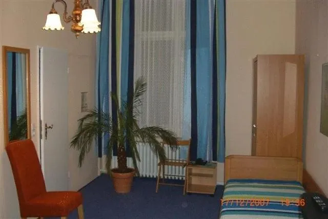 ברלין Hotel-Pension Rheingold Am Kurfuerstendamm מלון