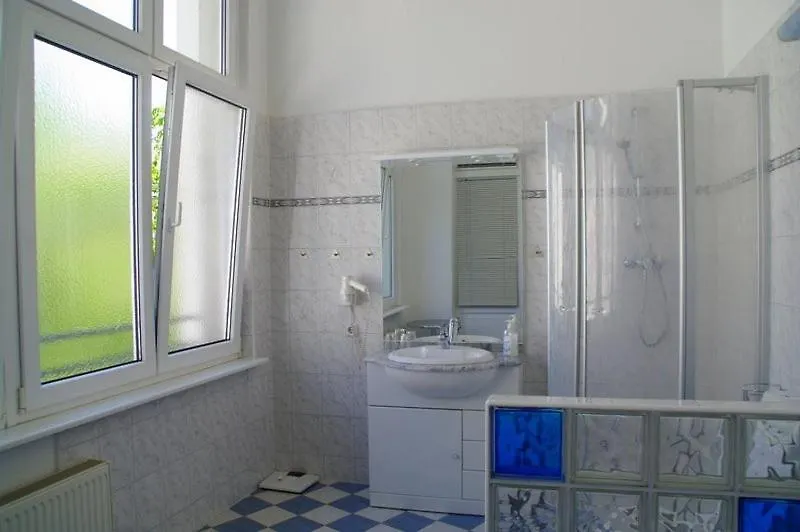 Hotel-Pension Rheingold Am Kurfuerstendamm Βερολίνο 2*,